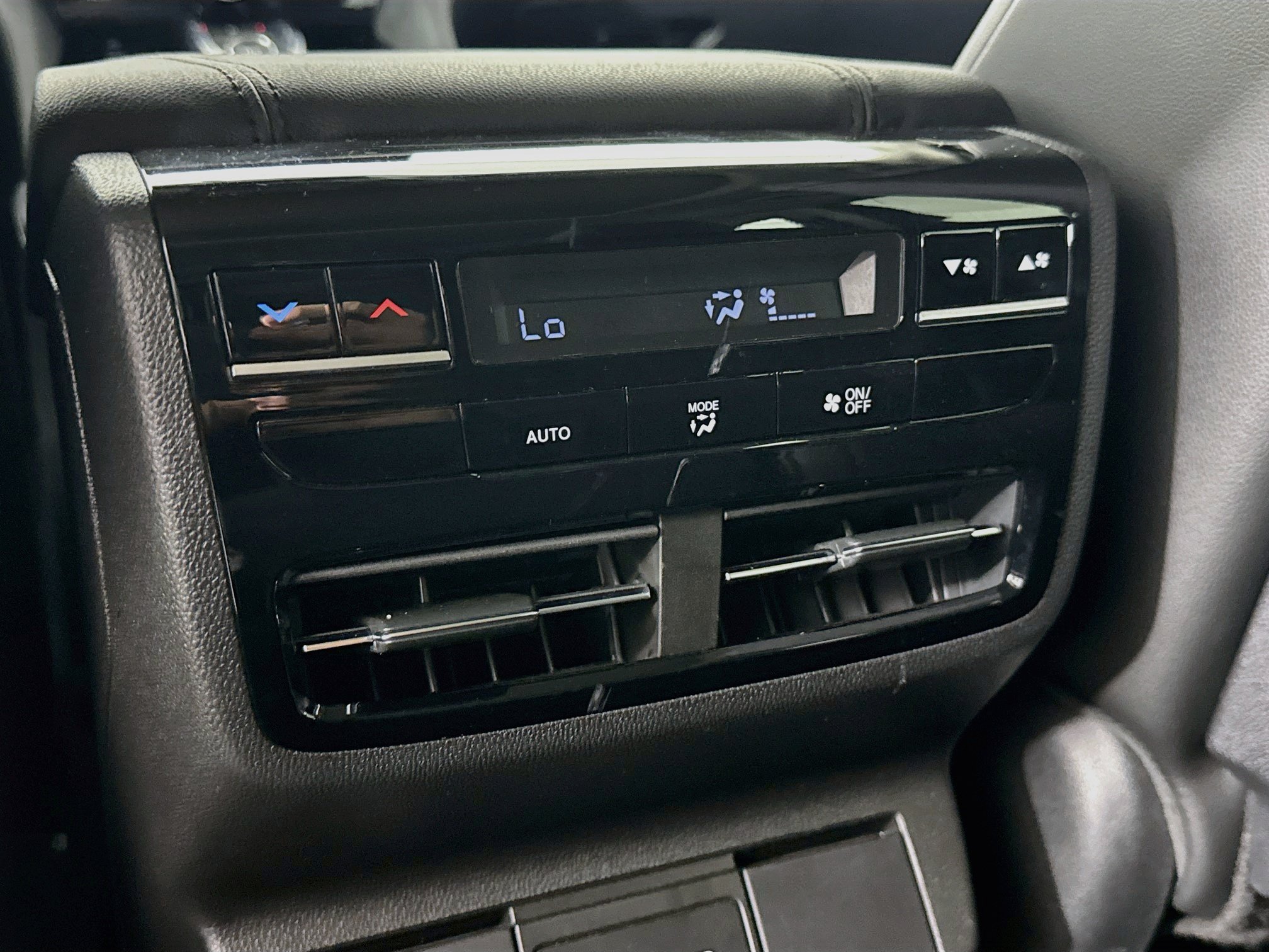 Used 2025 Acura MDX SH-AWD image 31