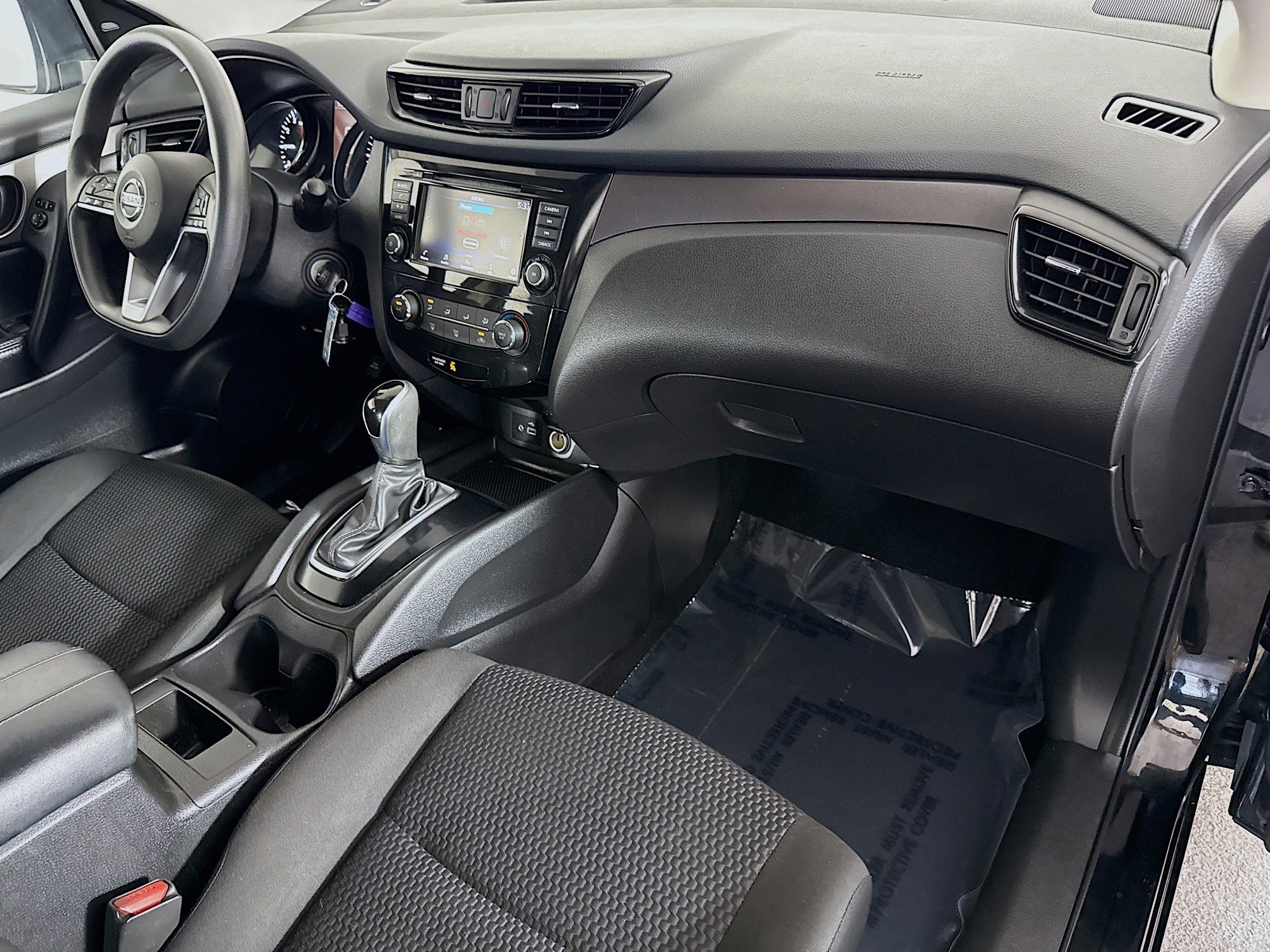 Used 2020 Nissan Rogue Sport S image 29