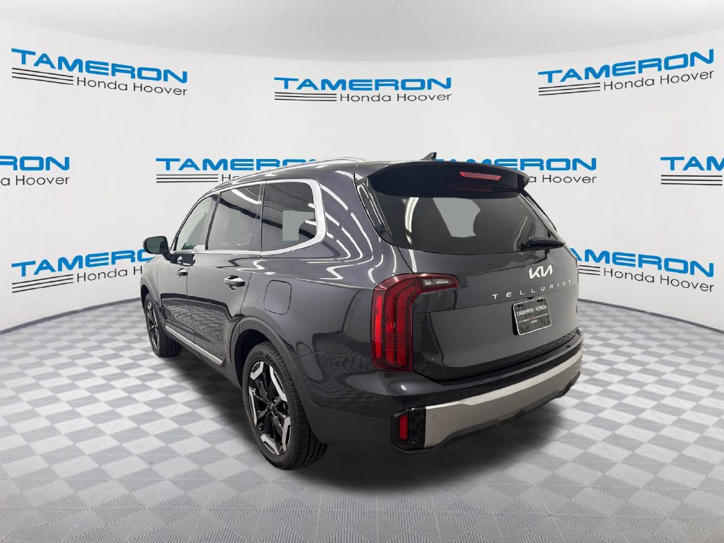 Used 2025 Kia Telluride S FWD image 3