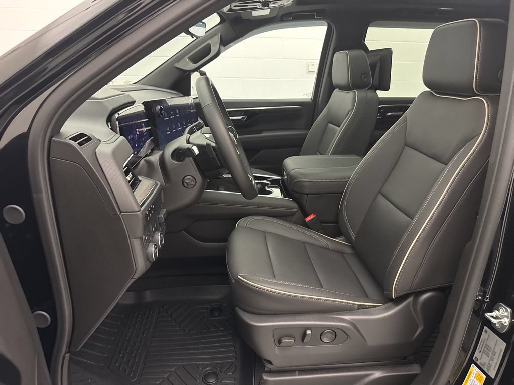 Used 2025 Chevrolet Tahoe Premier AWD/4WD image 36