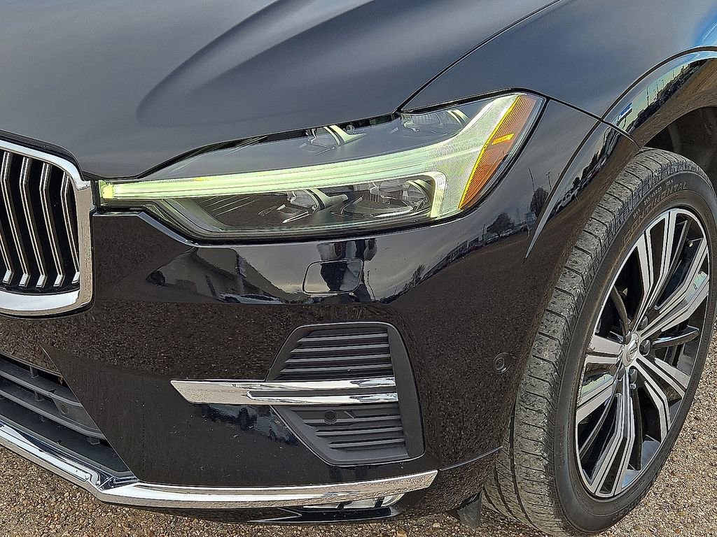Certified 2023 Volvo XC60 B5 Plus w/ Climate Package image 10