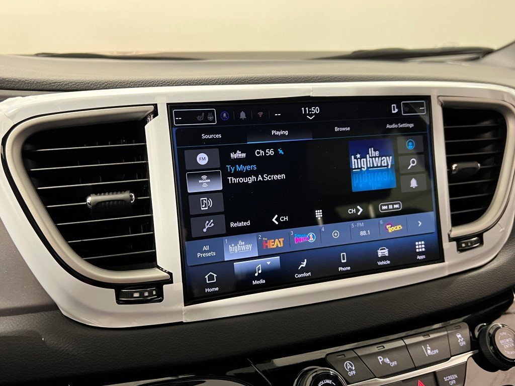 New 2026 Chrysler Voyager LX image 14