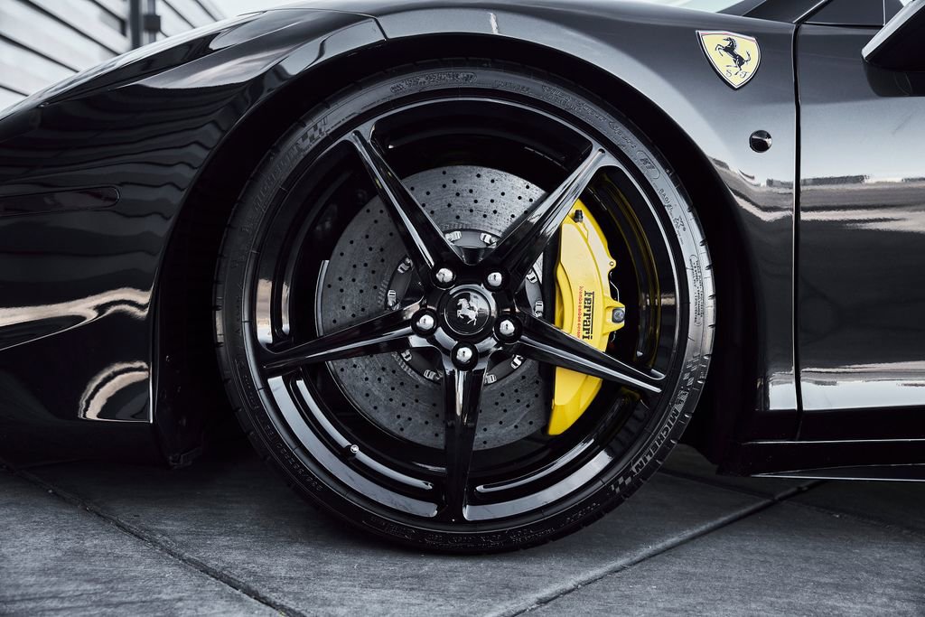 Used 2015 Ferrari 458 Spider RWD image 3