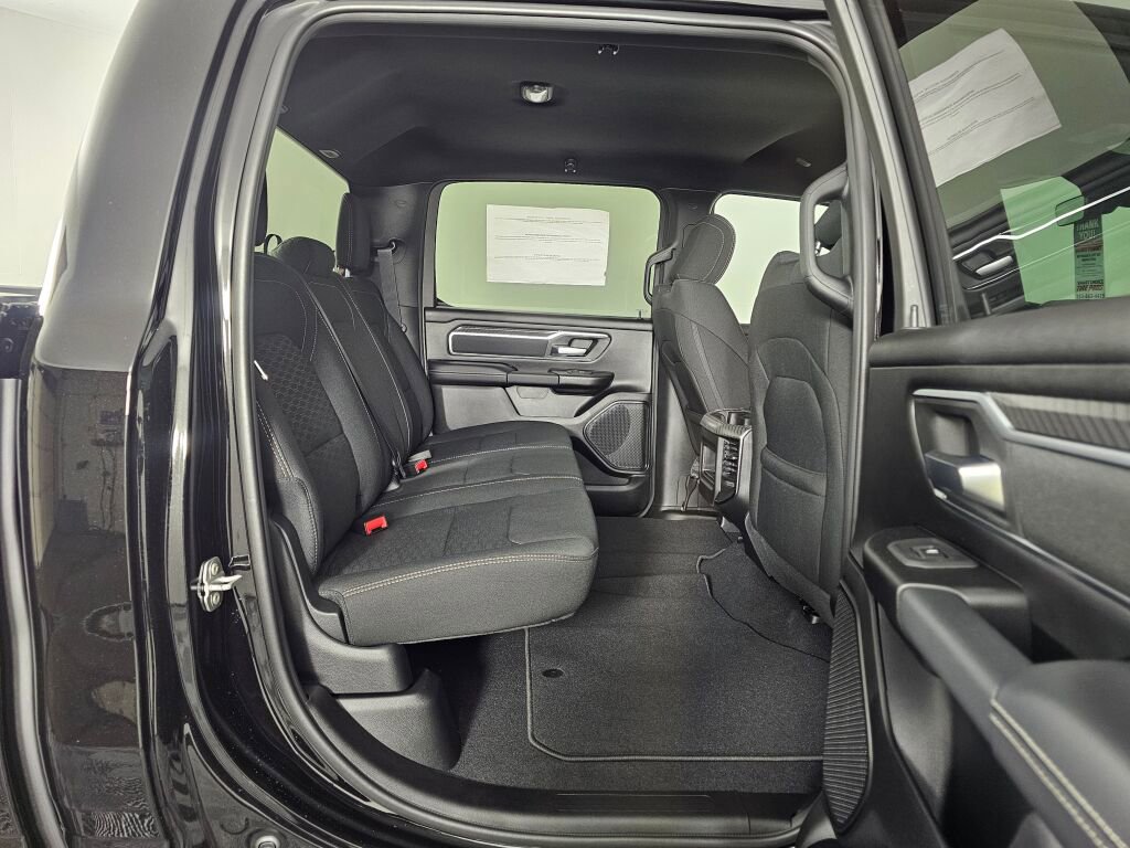 New 2026 RAM 1500 Big Horn w/ Sport Appearance Package AWD/4WD image 38