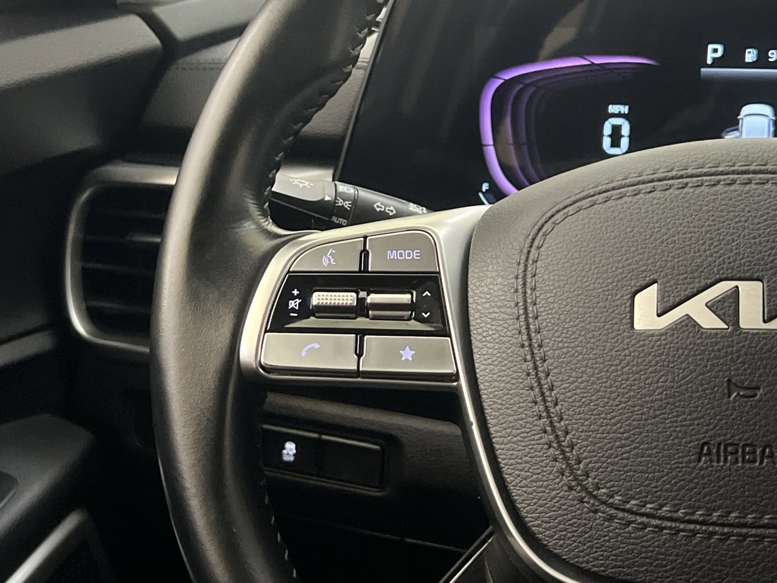 Used 2023 Kia Telluride S image 34