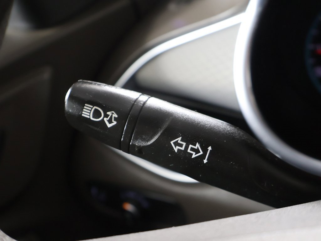 Used 2020 Chevrolet Malibu LT image 32