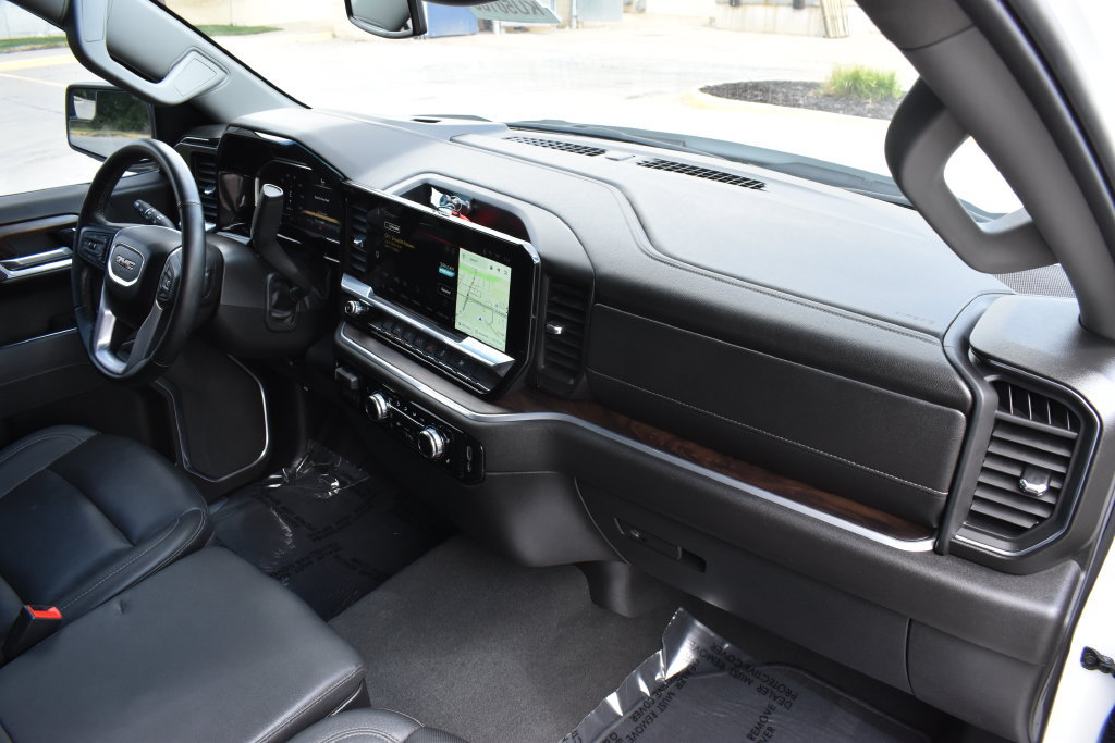 Used 2026 GMC Sierra 1500 SLT AWD/4WD image 11