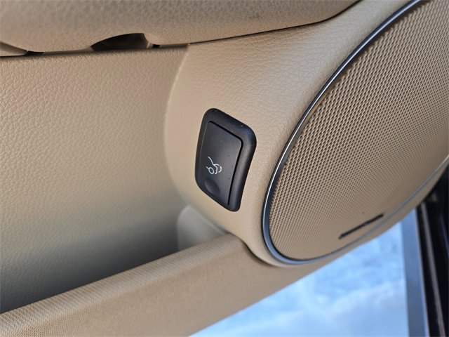 Used 2014 Mercedes-Benz C 300 4MATIC Sedan image 22