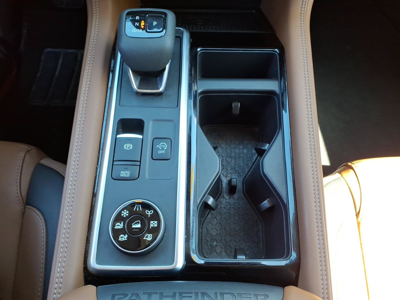 Used 2025 Nissan Pathfinder Platinum AWD/4WD image 23