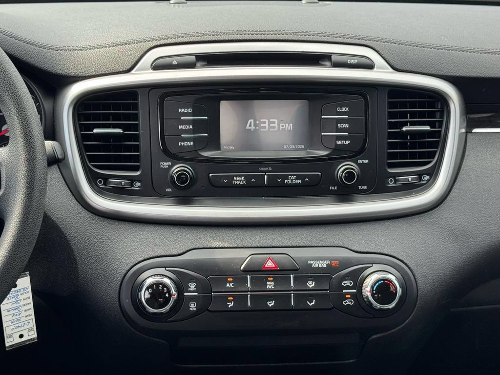 Used 2018 Kia Sorento L FWD image 19