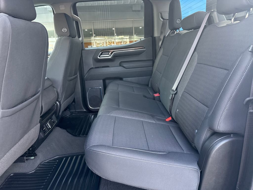 Used 2024 Chevrolet Silverado 1500 LT image 30