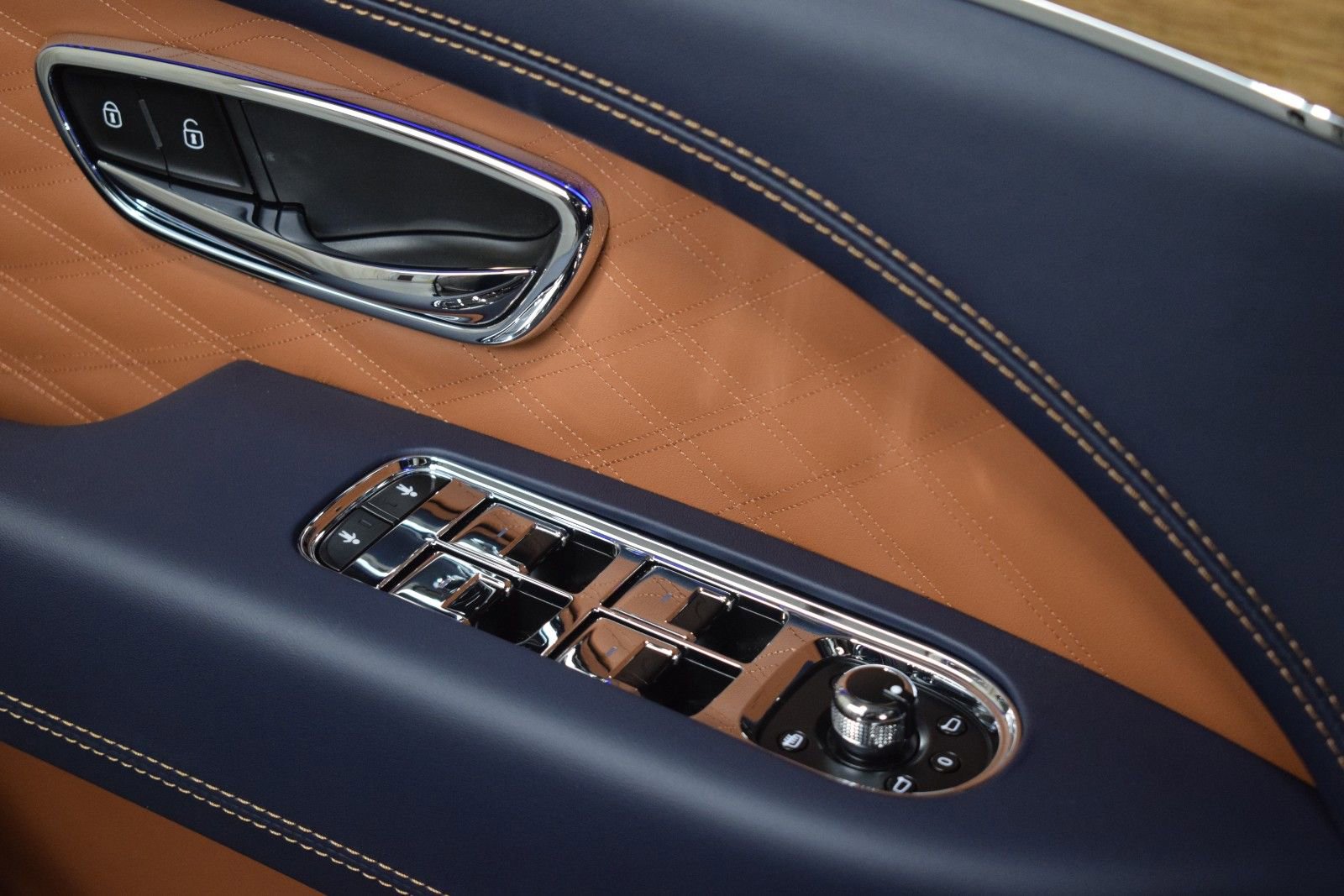 New 2026 Bentley Bentayga AWD/4WD image 42