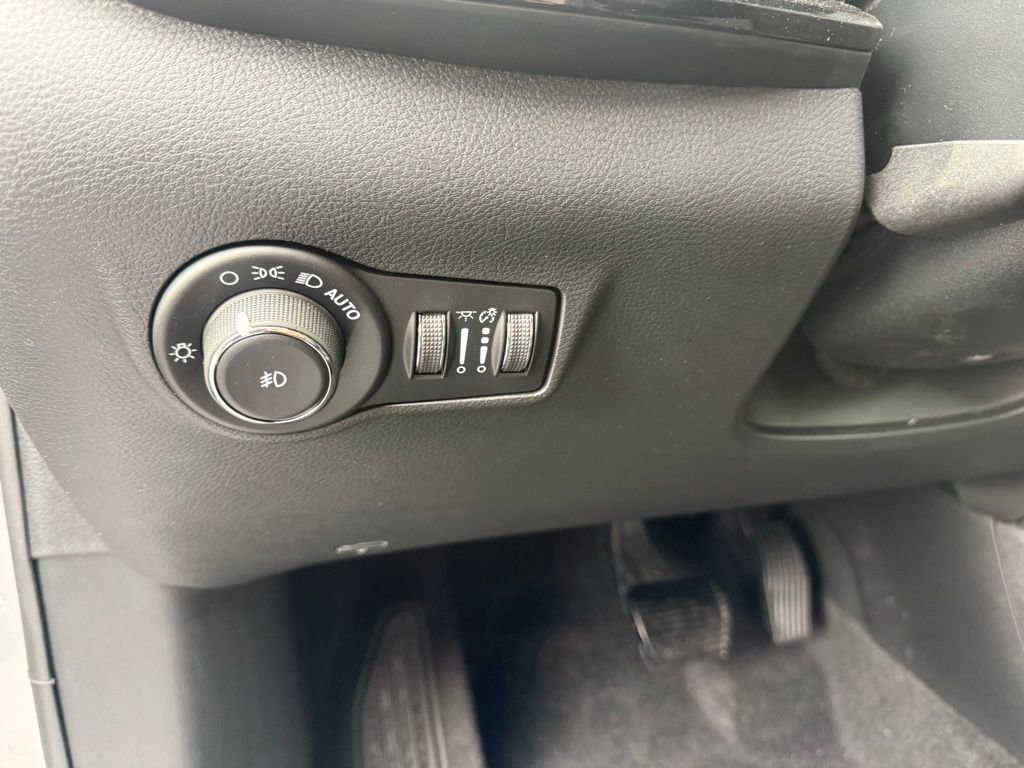 New 2026 Jeep Compass Limited image 16