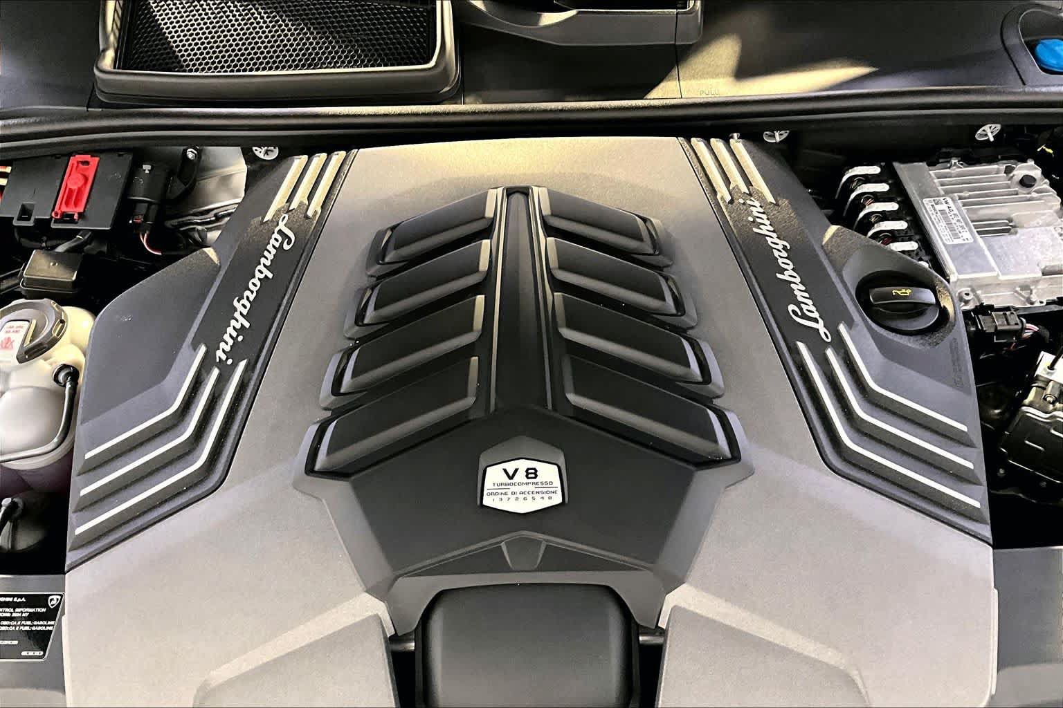 Used 2024 Lamborghini Urus Performante AWD/4WD image 30