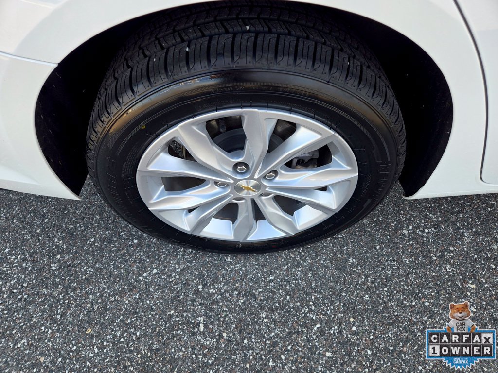 Used 2025 Chevrolet Malibu LT FWD image 11