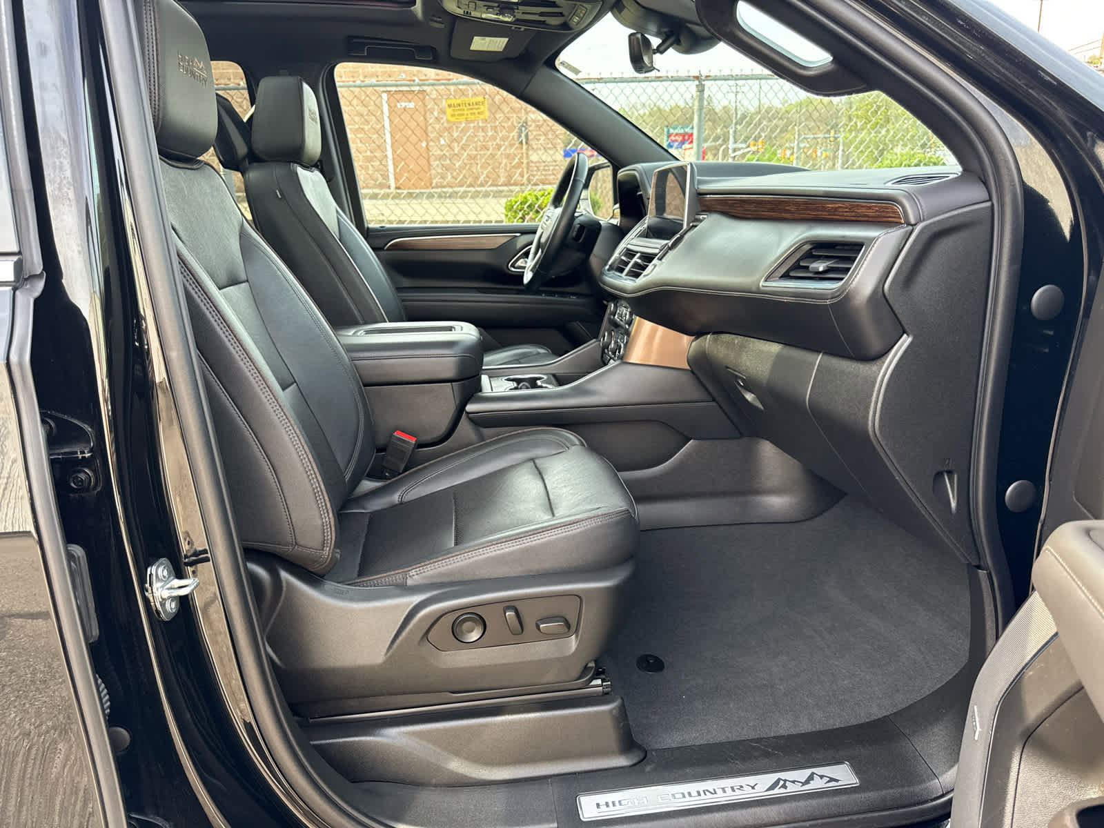 Used 2023 Chevrolet Tahoe High Country image 38