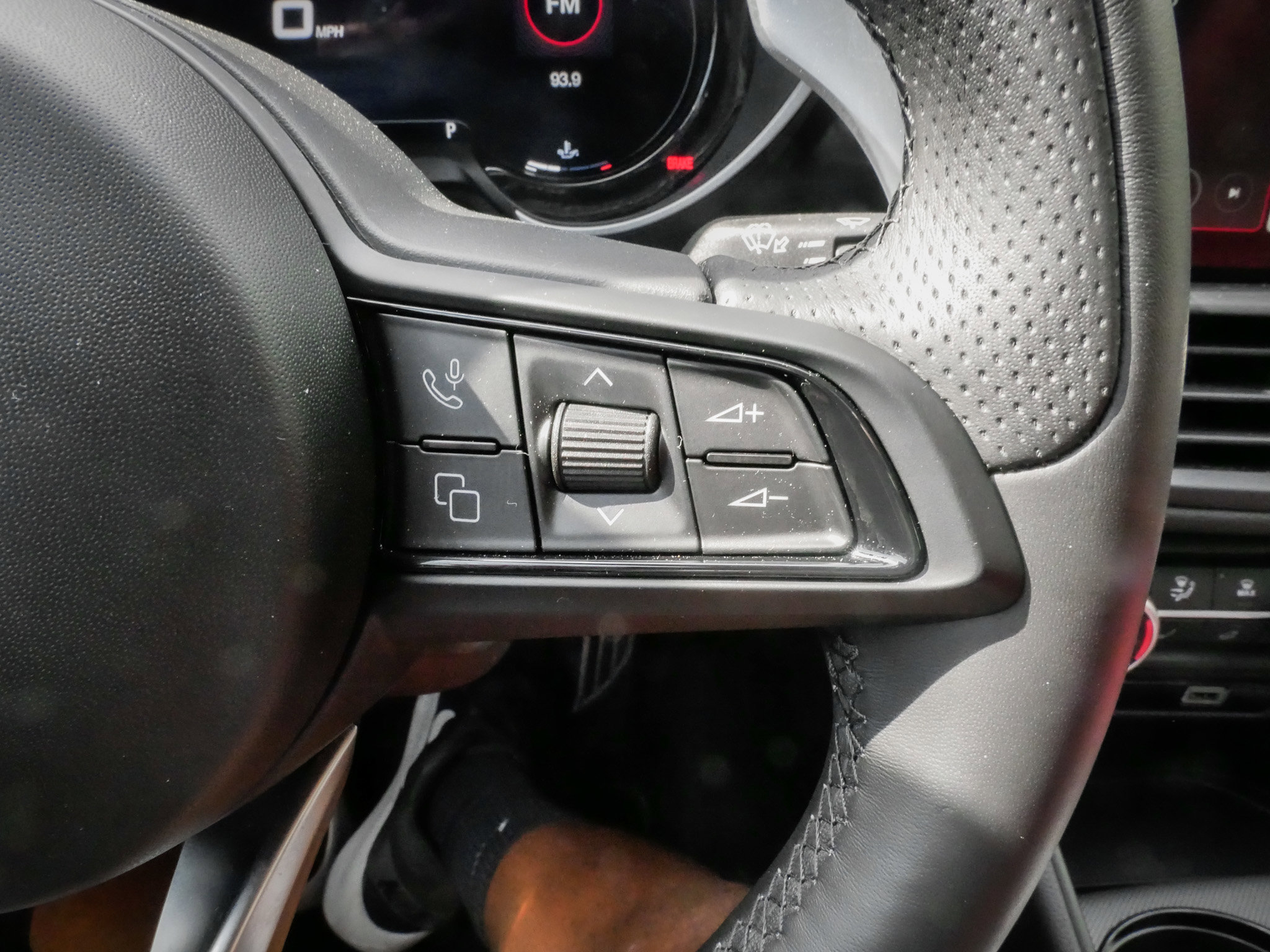 Used 2024 Alfa Romeo Giulia Veloce image 20