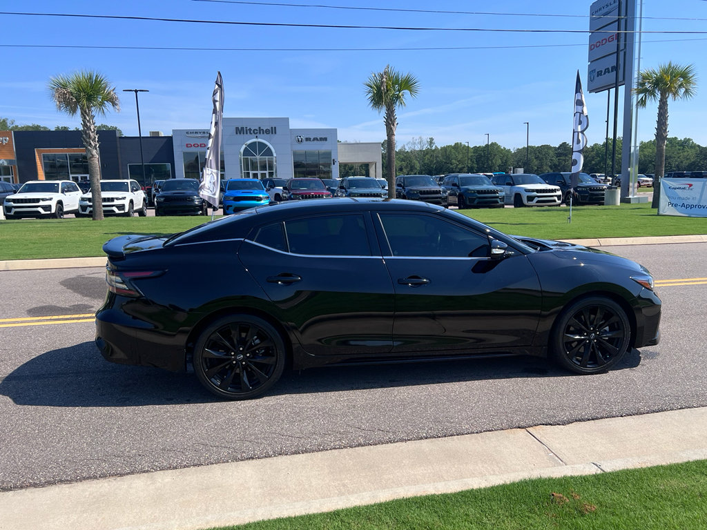 Used 2023 Nissan Maxima SR w/ Sport Mat Group FWD image 4