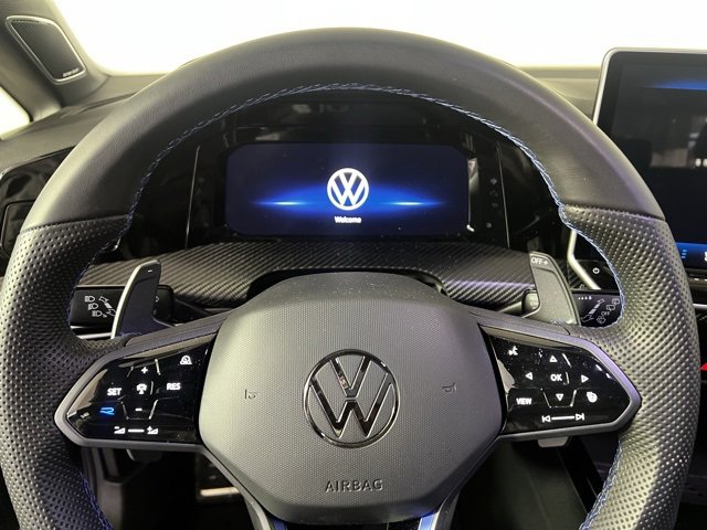 Used 2025 Volkswagen Golf R 2.0T image 21