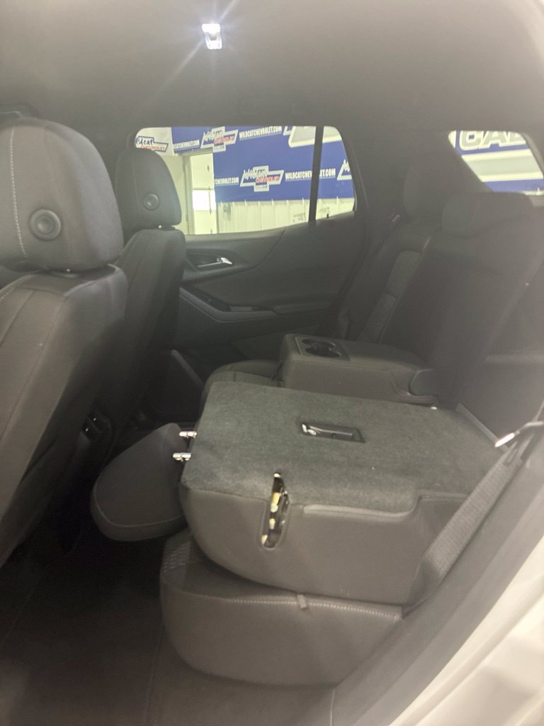 Used 2026 Chevrolet Equinox LT AWD/4WD image 30