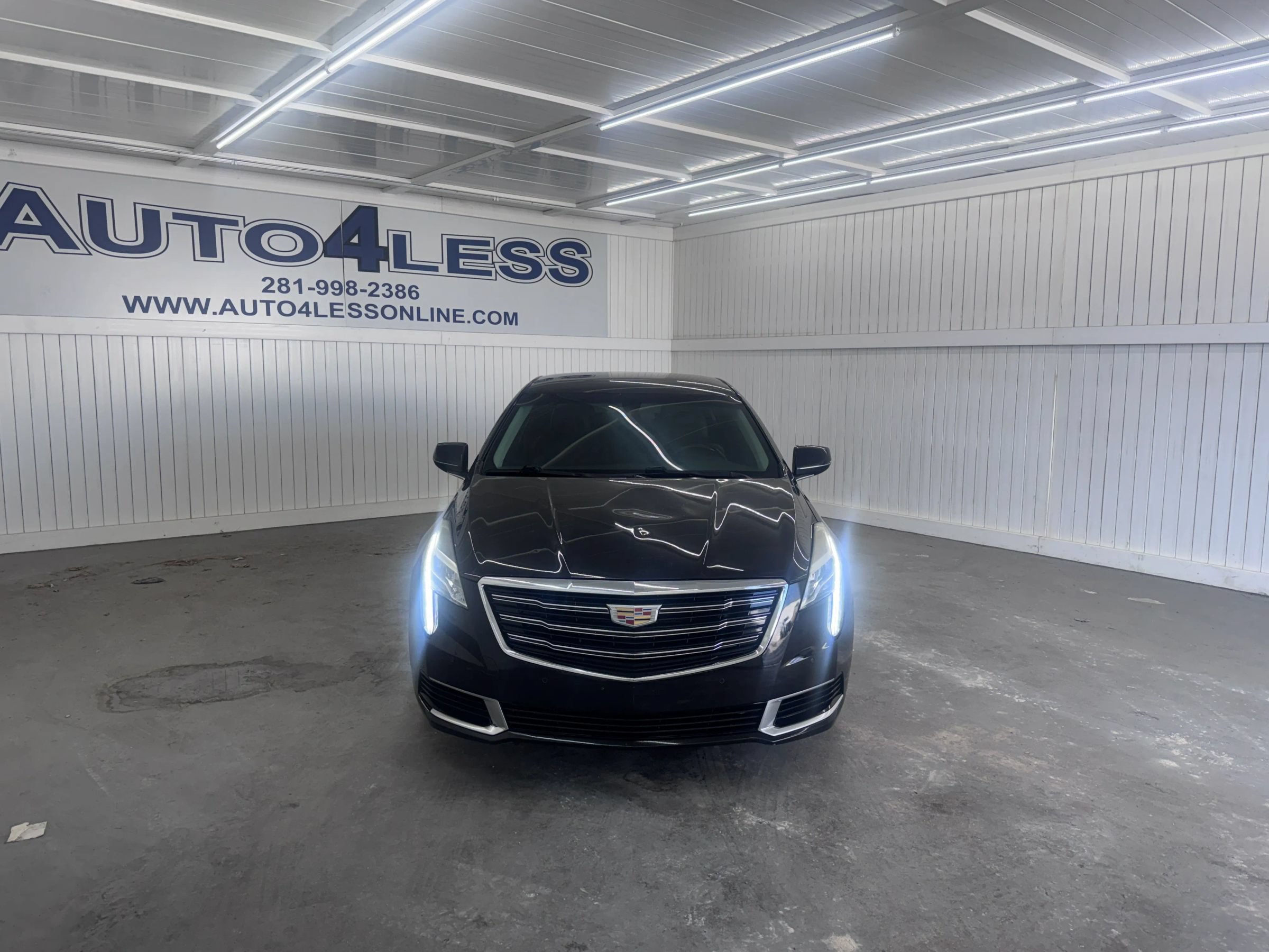 Used 2019 Cadillac XTS Luxury FWD image 2