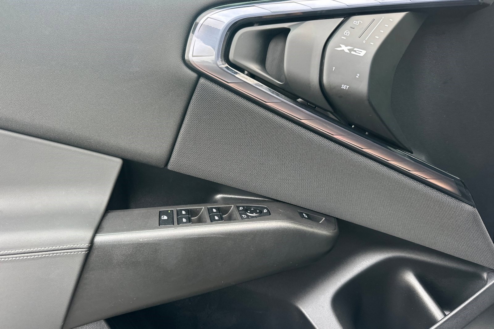 Used 2025 BMW X3 xDrive30i w/ Premium Package image 12