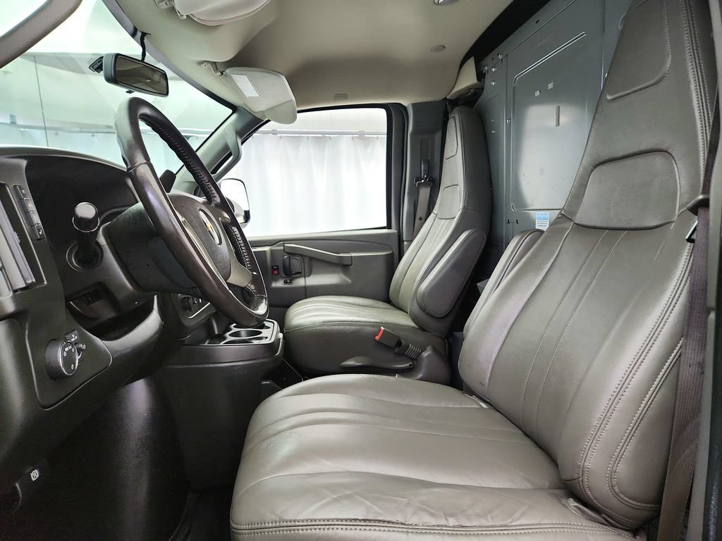 Used 2018 Chevrolet Express 2500 w/ Driver Convenience Package RWD image 11