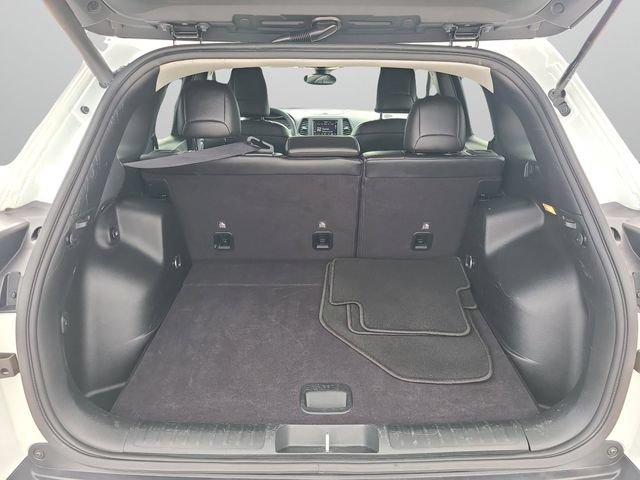 Used 2023 Jeep Cherokee Altitude Lux AWD/4WD image 11