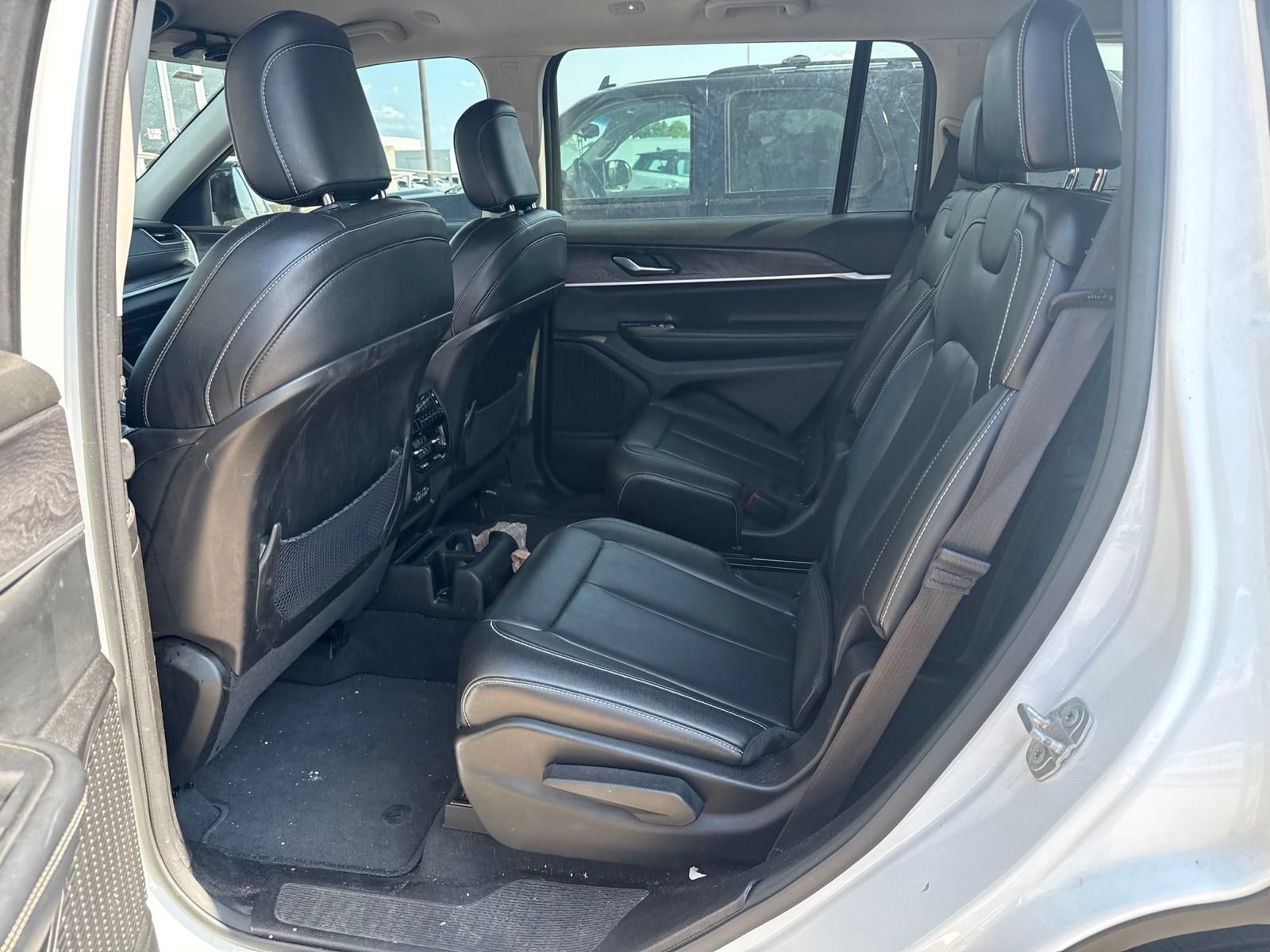 Used 2023 Jeep Grand Cherokee L Limited RWD image 9
