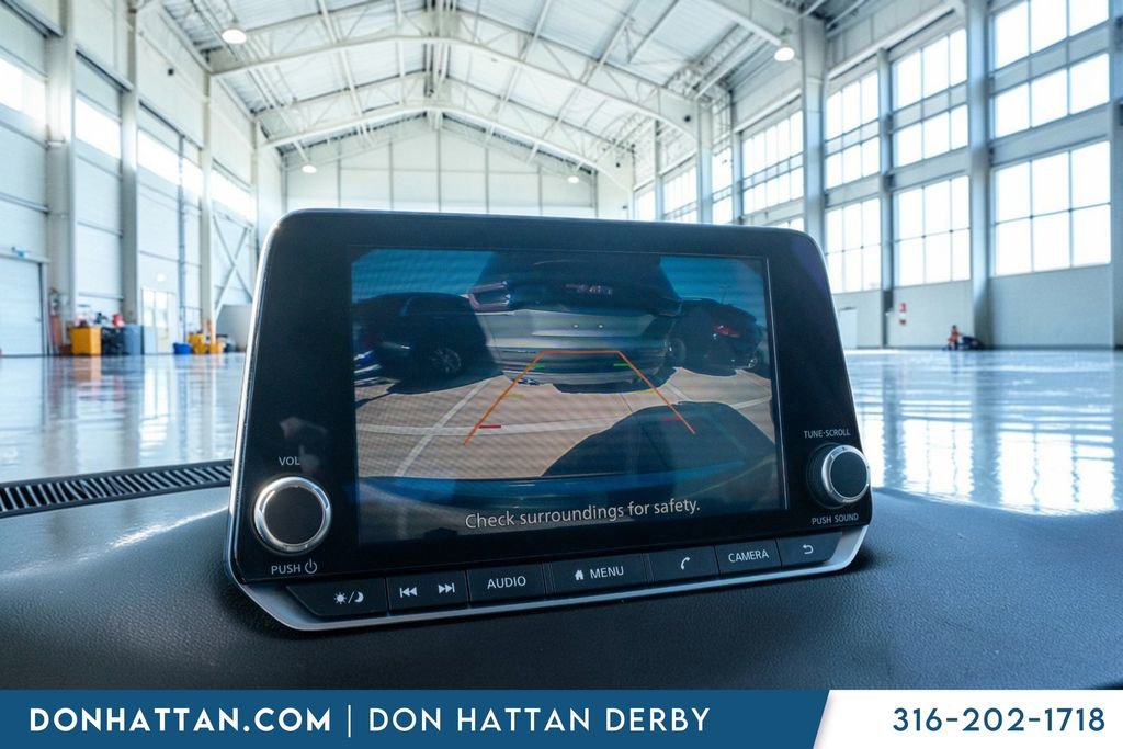 Used 2023 Nissan Rogue SV image 8