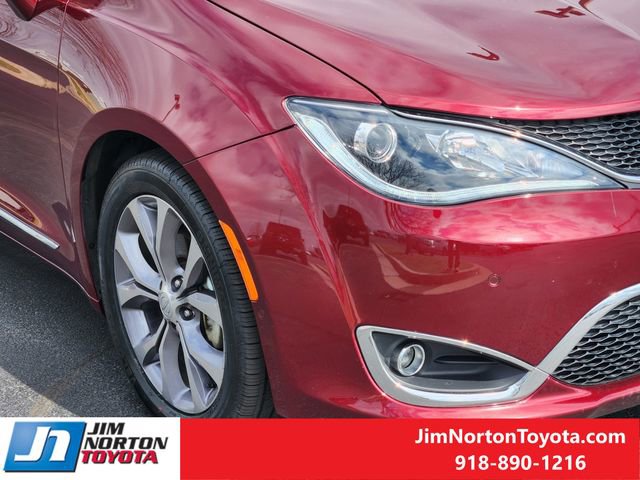 Used 2019 Chrysler Pacifica Limited w/ Tire & Wheel Group image 10