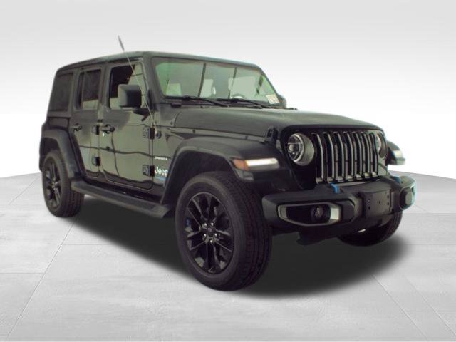 Used 2022 Jeep Wrangler Unlimited Sahara w/ Cold Weather Group AWD/4WD image 3