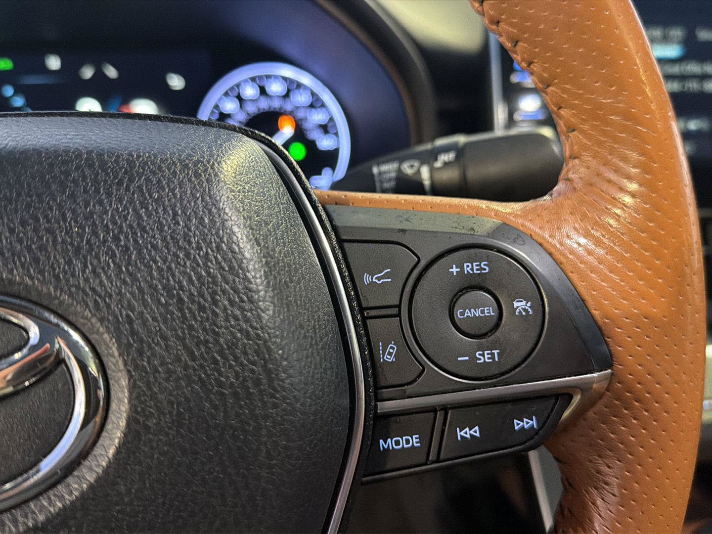 Used 2019 Toyota Avalon Limited w/ Advanced Safety Package FWD image 23
