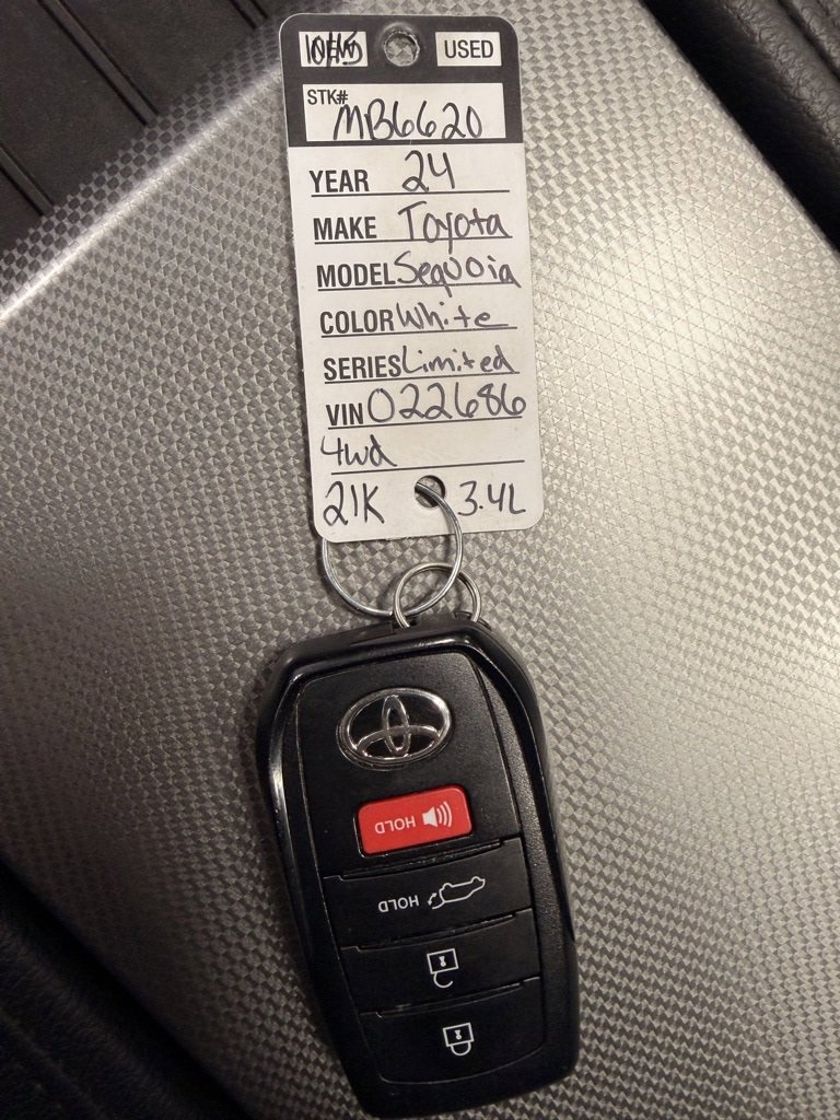 Used 2024 Toyota Sequoia Limited image 54