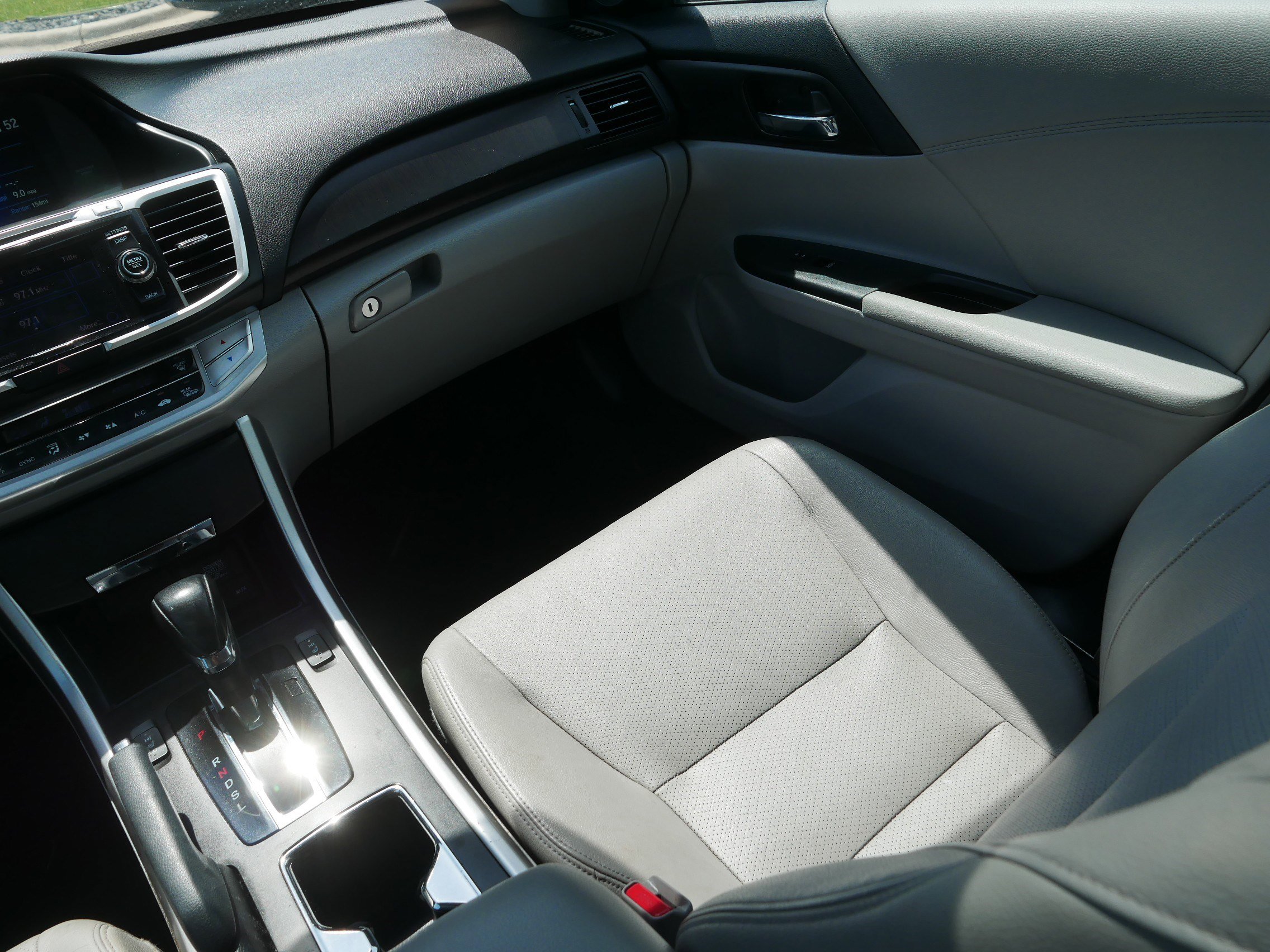 Used 2015 Honda Accord EX-L image 11