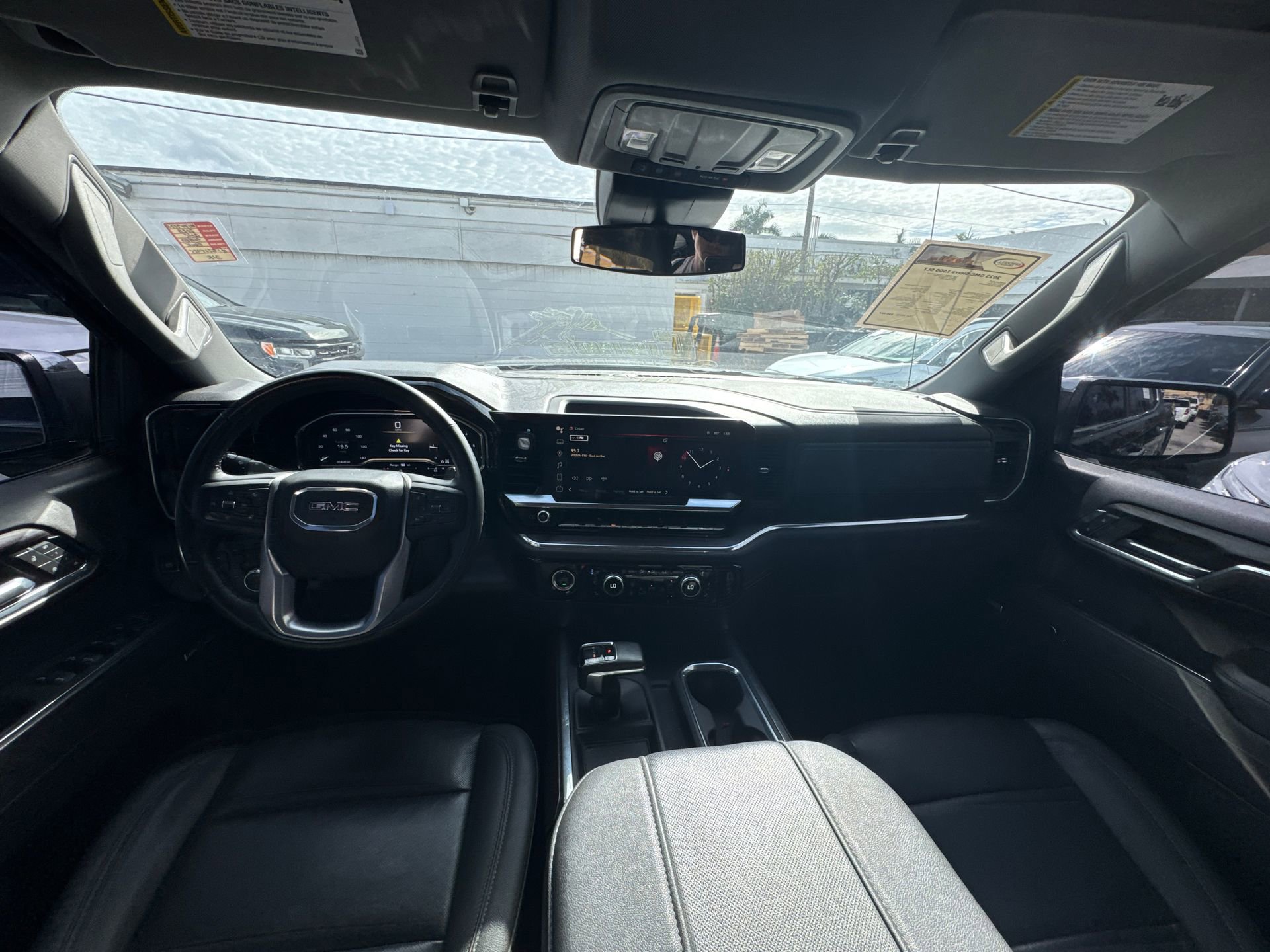 Used 2023 GMC Sierra 1500 SLT w/ SLT Premium Package image 26