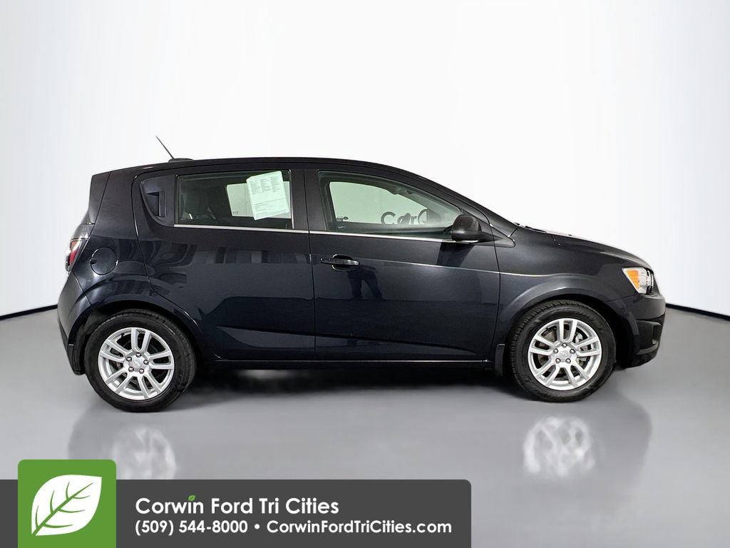 Used 2015 Chevrolet Sonic LT w/ Fun and Sun Package FWD image 18