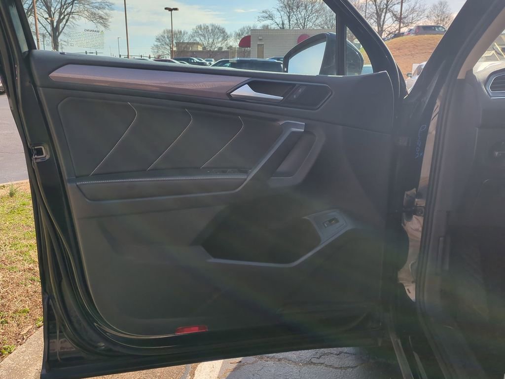 Used 2024 Volkswagen Tiguan SE image 11