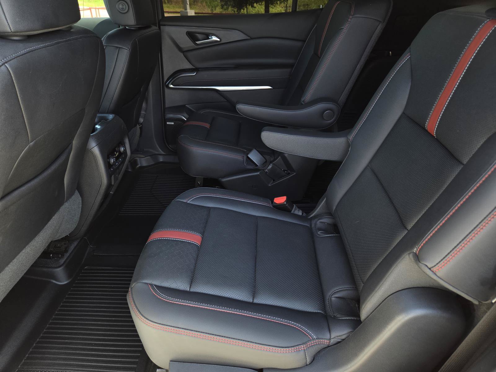 Used 2024 Chevrolet Traverse RS w/ LPO, Floor Liner Package AWD/4WD image 34