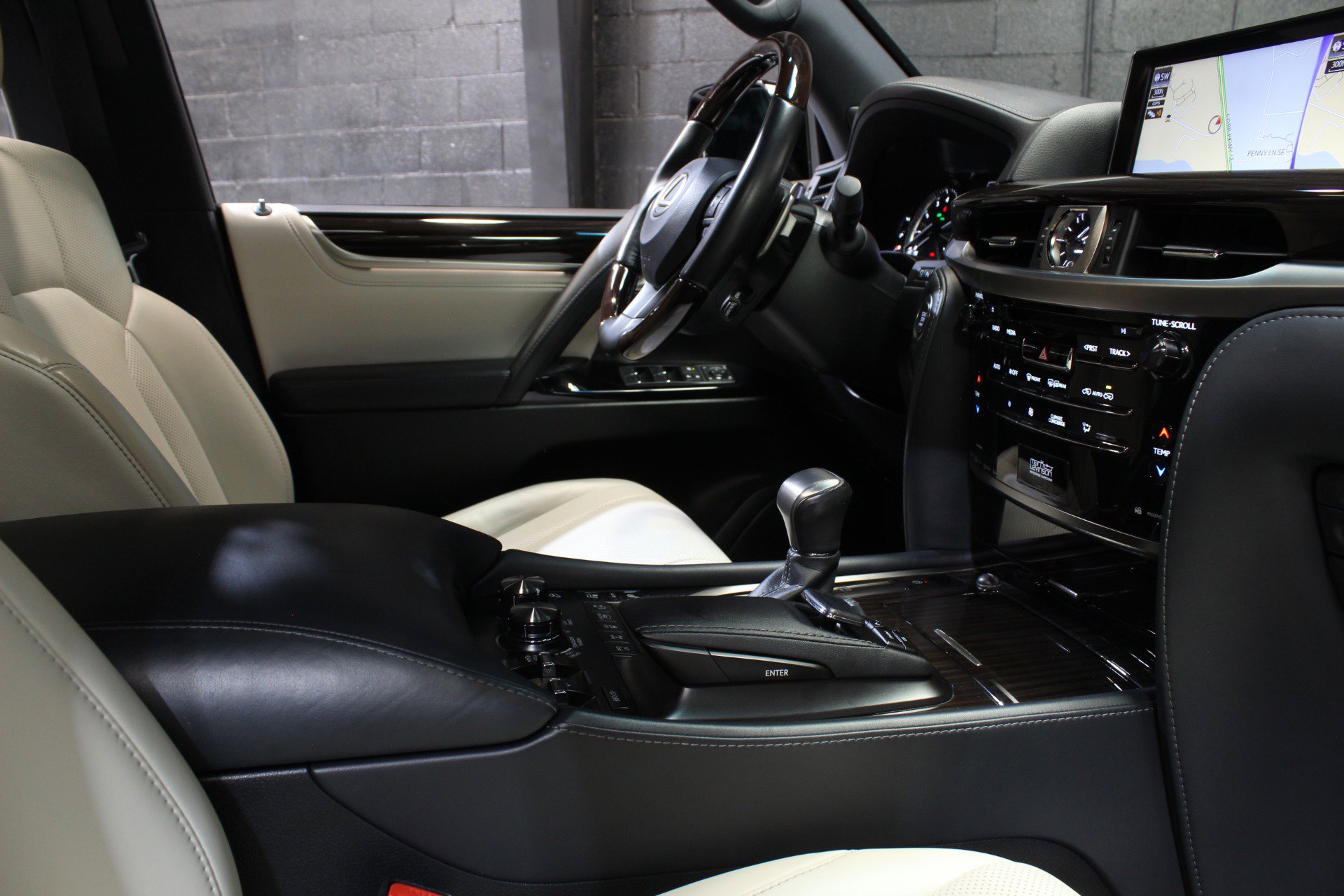 Used 2019 Lexus LX 570 Three-Row Inspiration Series w w/ Inspiration Series image 51