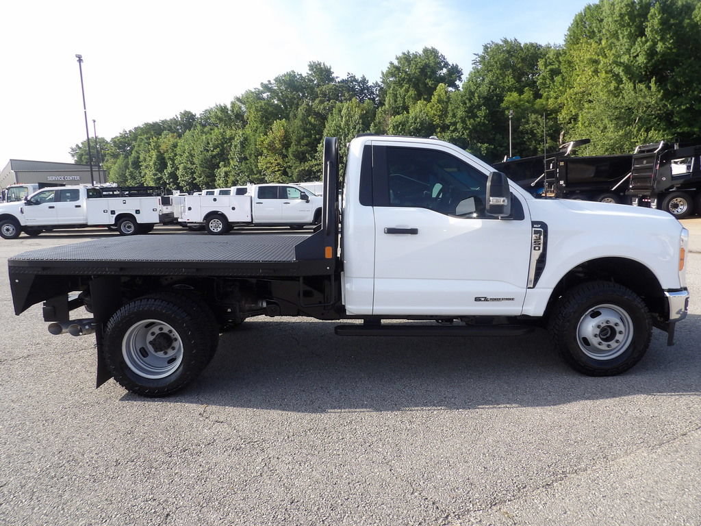 Used 2023 Ford F350 XLT AWD/4WD image 9
