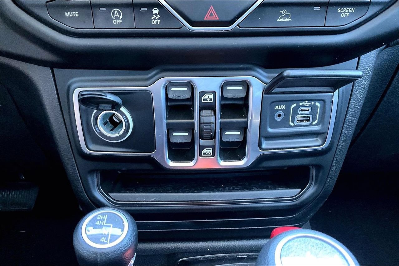 Used 2021 Jeep Wrangler Unlimited Sport AWD/4WD image 17