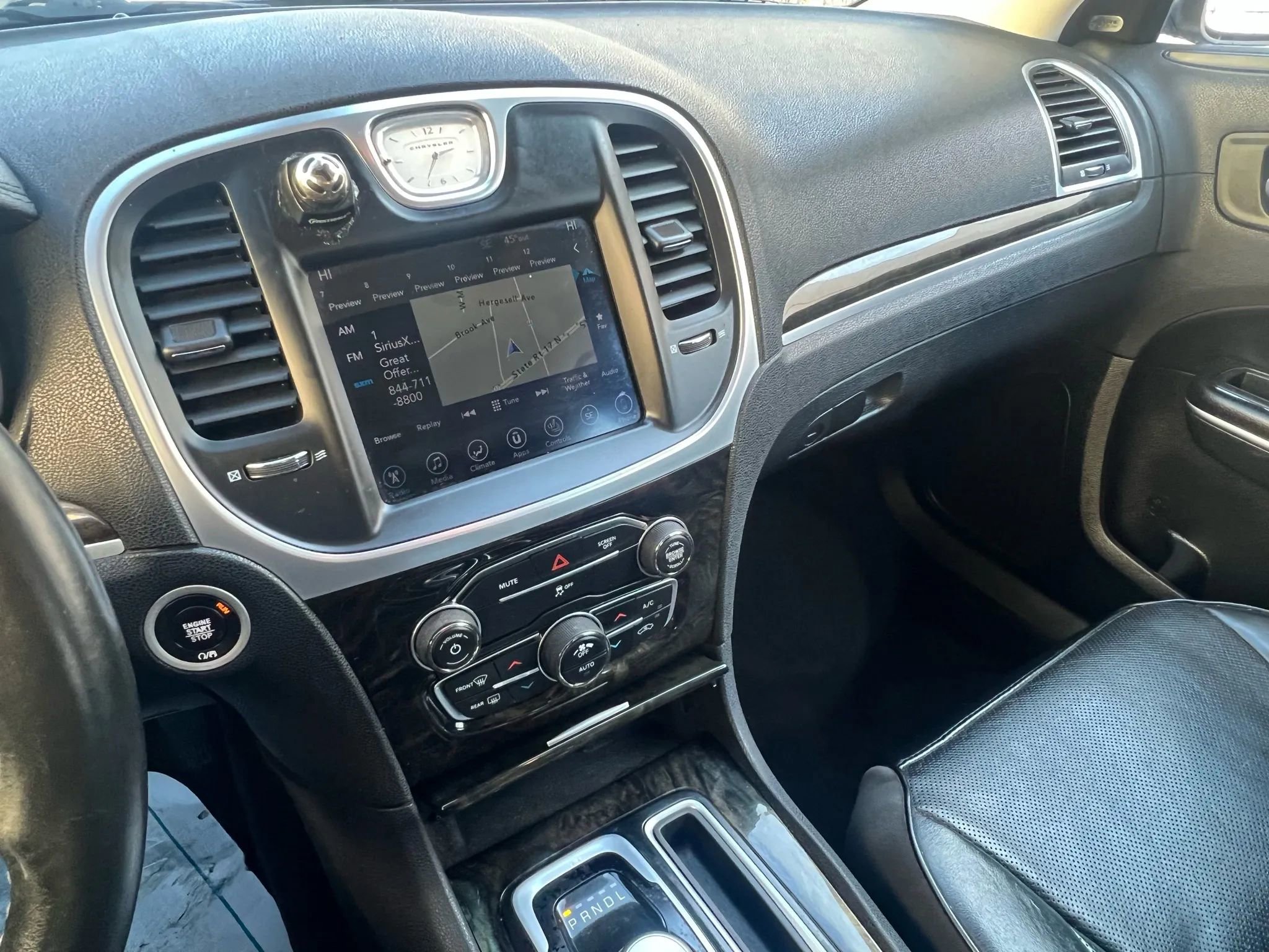Used 2017 Chrysler 300 C RWD image 17