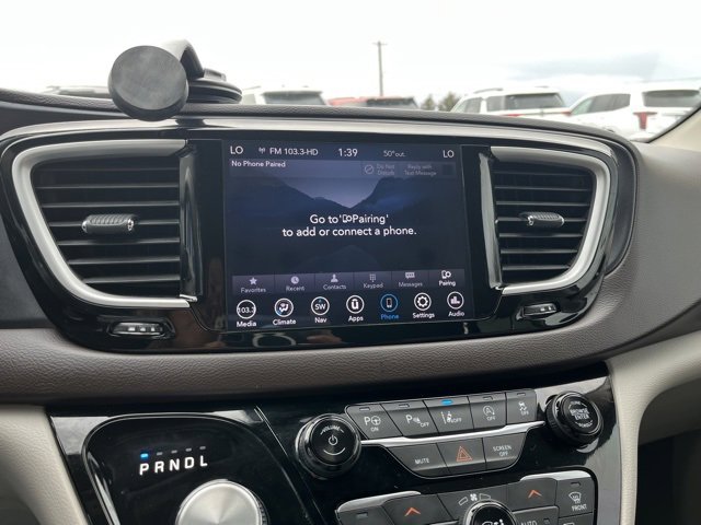 Used 2020 Chrysler Pacifica Touring w/ Advanced Safetytec Group image 46