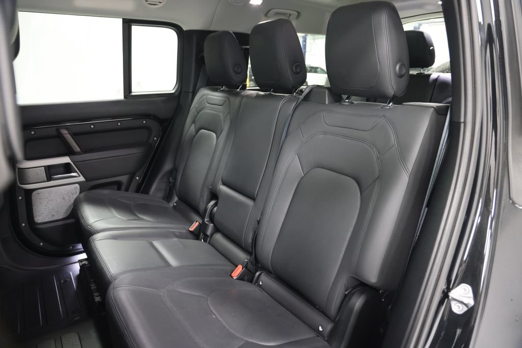 Used 2023 Land Rover Defender 130 SE AWD/4WD image 37