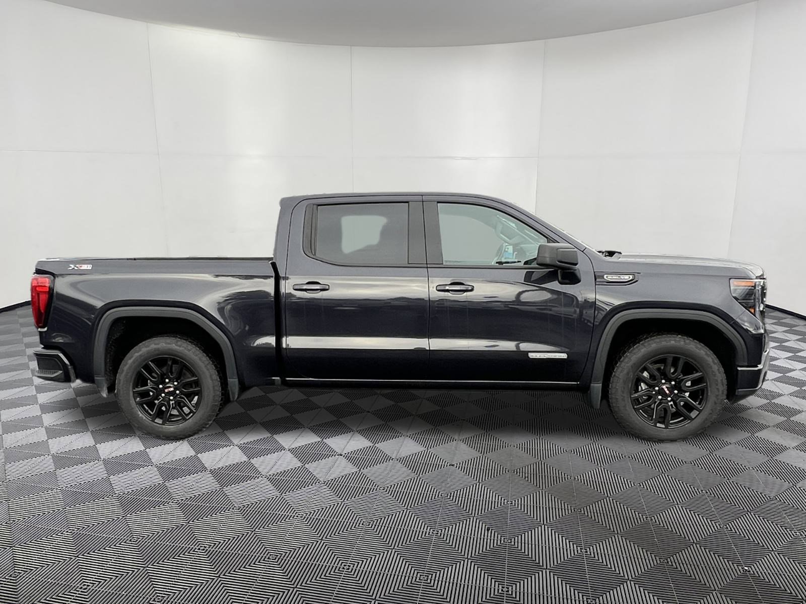 Used 2022 GMC Sierra 1500 Elevation w/ X31 Off-Road Package image 7