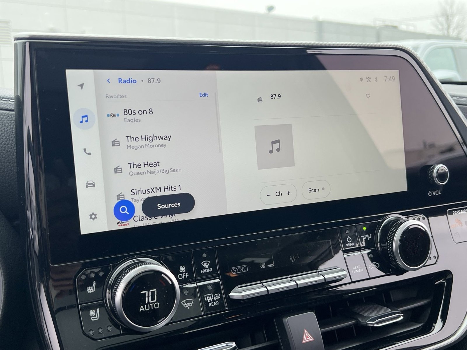 New 2026 Toyota Highlander Platinum image 13