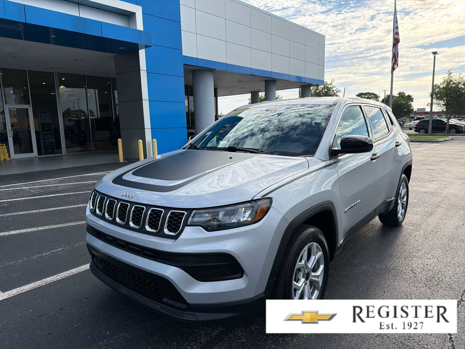 Used 2025 Jeep Compass Sport w/ Mopar Graphics Package AWD/4WD image 1