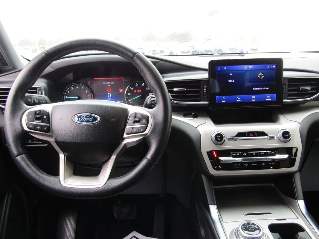 Used 2024 Ford Explorer XLT w/ Equipment Group 202A AWD/4WD image 11