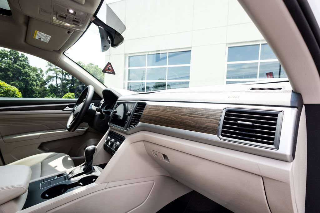 Used 2021 Volkswagen Atlas SE w/ Panoramic Sunroof Package FWD image 45